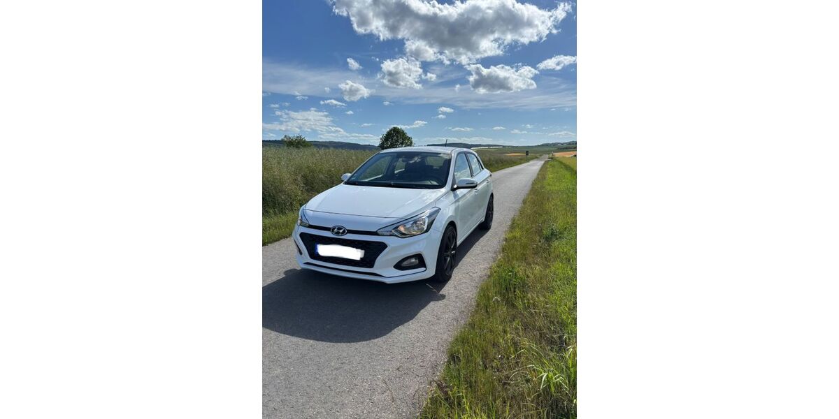 Hyundai i20 82.000 km 8.999 &euro; Katzenelnbogen 56368
