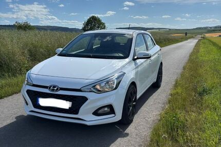 Hyundai i20 82.000 km 9.400 &euro; Katzenelnbogen 56368