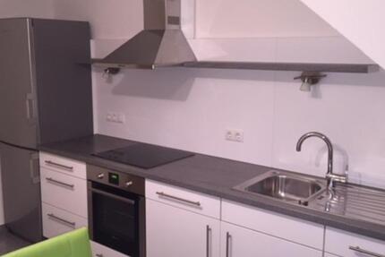 Schicke 1­ZKB-Nichtraucherwohnung möbiliert Dachgeschoss zimmer