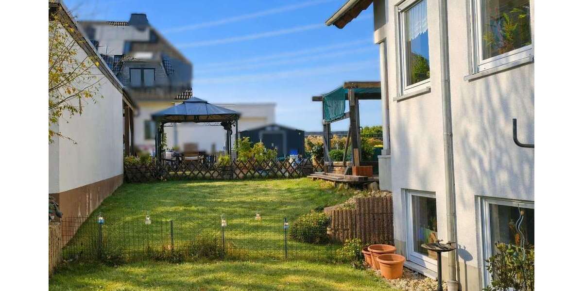 Einfamilienhaus Gierschnach - 8 Zimmer, 262 m&sup2;, 399.000&euro; | Angebot:25219572