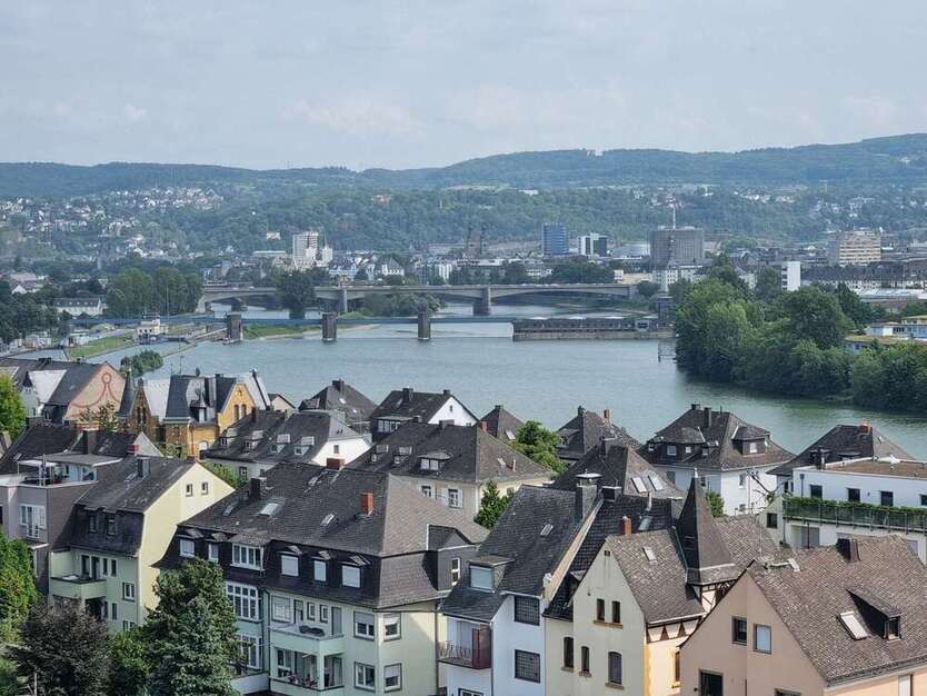 Wohnung zum Kaufen in Koblenz - Metternich 200.000 € 105 m²
