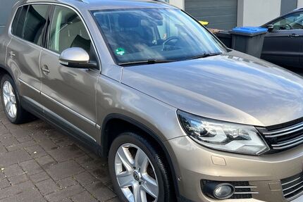 VW Tiguan 97.000 km 12.500 € Bad Breisig 53498