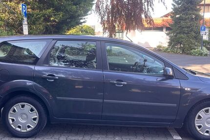 Ford Focus 180.000 km 2.600 &euro; Sankt sebastian 56220