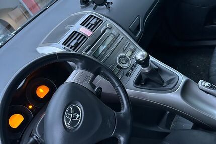 Toyota Auris 185.000 km 3.000 &euro; Halsenbach 56283