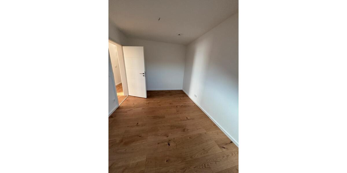 Dachgeschoßwohnung Nickenich - 4 Zimmer, 112 m&sup2;, 1.160&euro; | Angebot:25056591