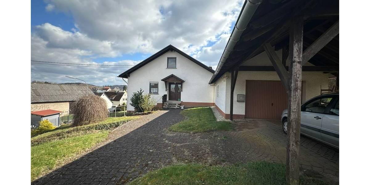 Großzügiges Einfamilienhaus mit Einliegerwohnung - perfekt für Familie oder Wohnen & Arbeiten 7 zimmer