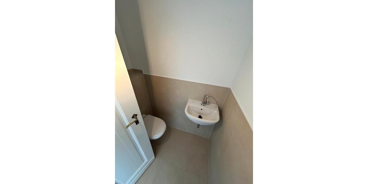 großzügige, kernsanierte 4- Zi.whg. im hist. Forstgut bei Koblenz 4 zimmer