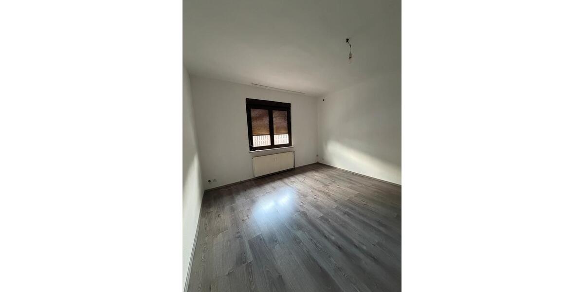 Erdgeschoßwohnung Lahnstein - 4 Zimmer, 130 m&sup2;, 950&euro; | Angebot:26698645
