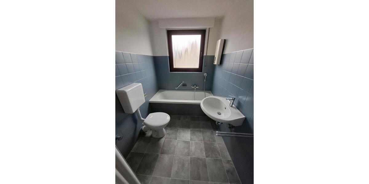 Dachgeschoßwohnung Bendorf - 3 Zimmer, 83 m&sup2;, 740&euro; | Angebot:25750546
