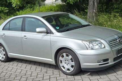 Toyota Avensis 273.634 km 2.899 &euro; Selters 56242