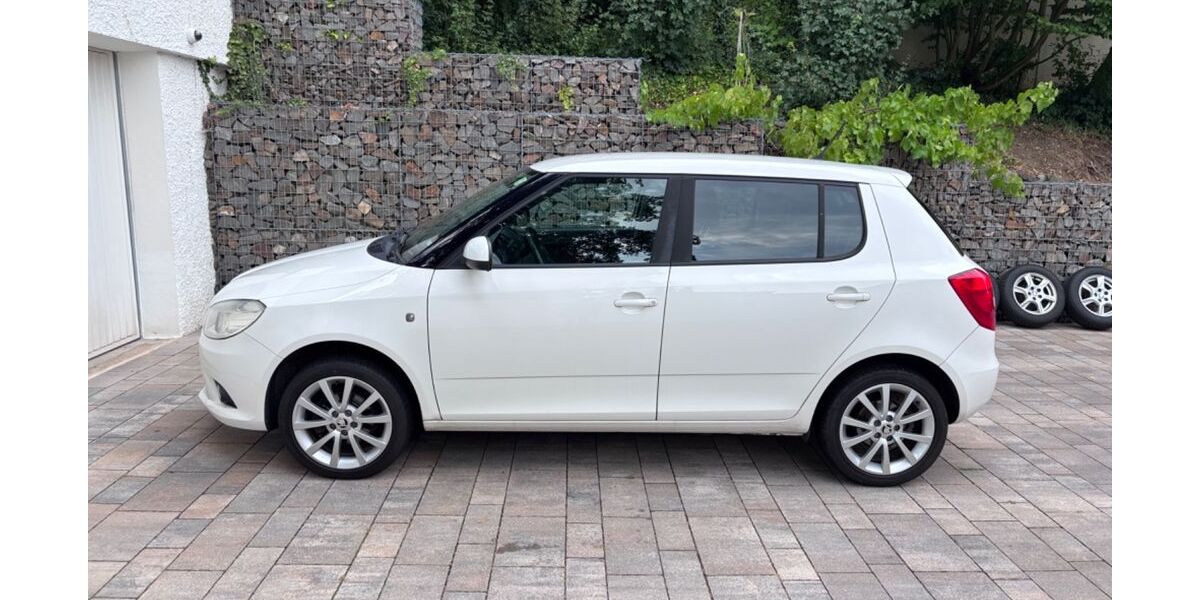 Skoda Fabia 124.500 km 7.300 &euro; Mayen 56727