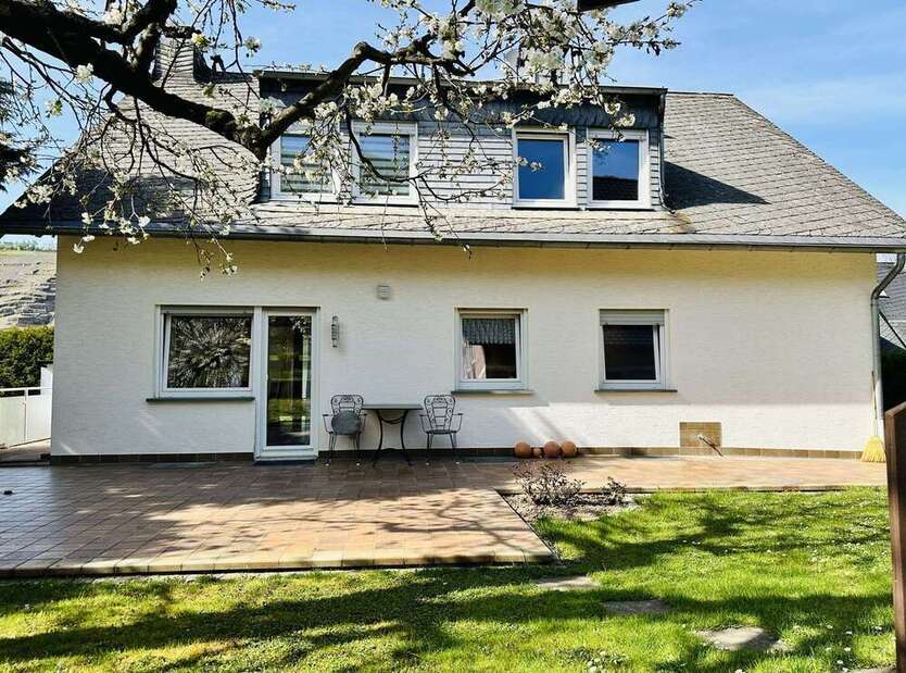 Haus zum Kaufen in Koblenz Lay 595.000 € 239 m²