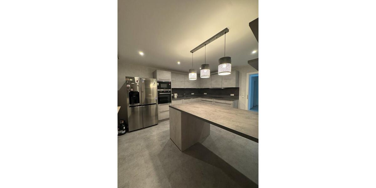 6,5-Zimmer Wohnung in einem Zweiparteienhaus 6.5 zimmer