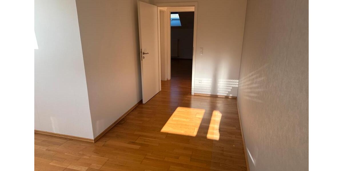 Dachgeschoßwohnung Koblenz Karthause - 3 Zimmer, 140 m&sup2;, 850&euro; | Angebot:24674540