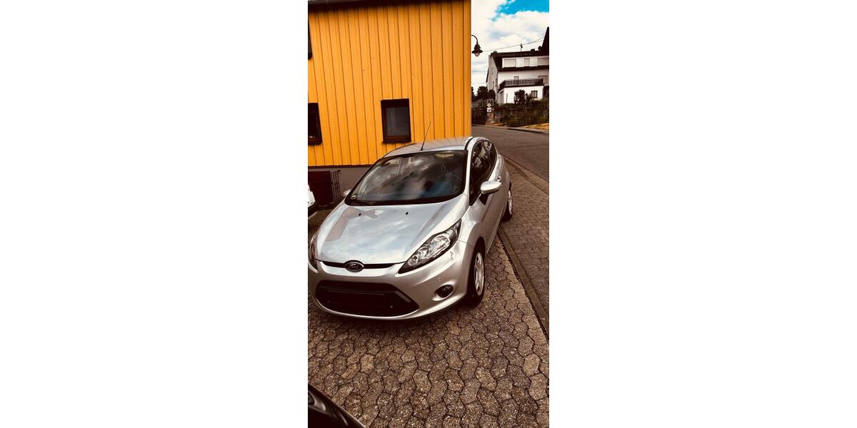 Ford Fiesta 164.000 km 2.900 &euro; Macken 56290