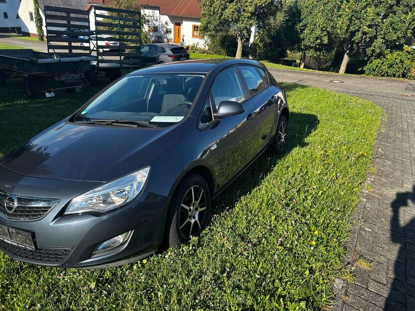 Opel Astra 136.969 km 4.400 € Horhausen 56593