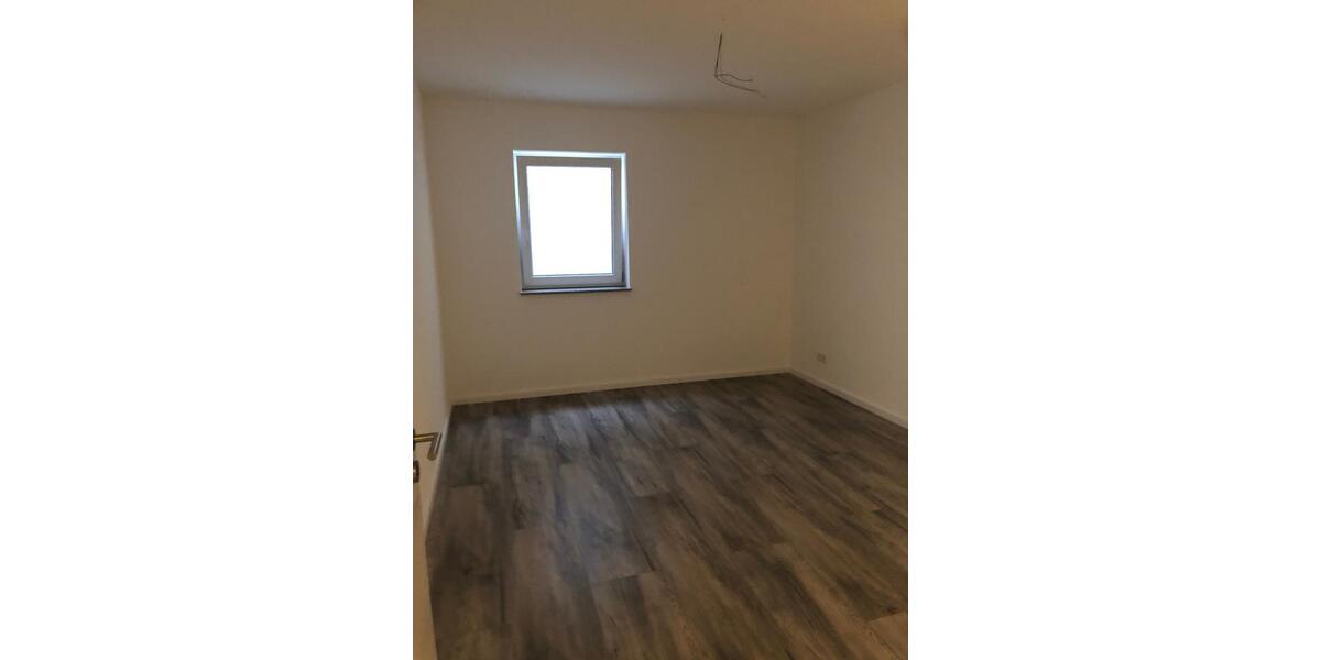 Etagenwohnung Nentershausen - 3 Zimmer, 124 m&sup2;, 1.200&euro; | Angebot:26403600