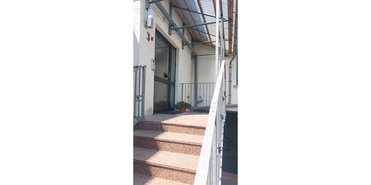 Gemütliche 2-Zimmer-Wohnung mit großem Balkon und Kaminofen in 2 zimmer