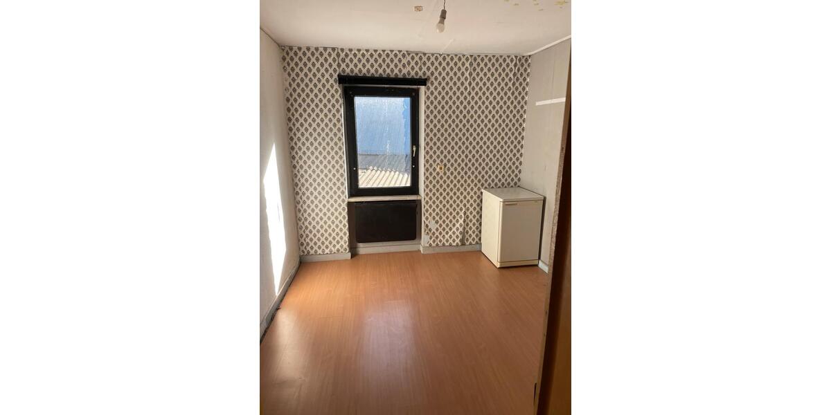 Etagenwohnung Brey - 5 Zimmer, 90 m&sup2;, 350&euro; | Angebot:26387177
