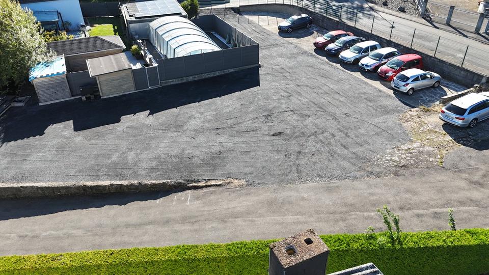 Gewerbe Fläche Schotterplatz teilweise Asphaltiert und Betoniert zimmer