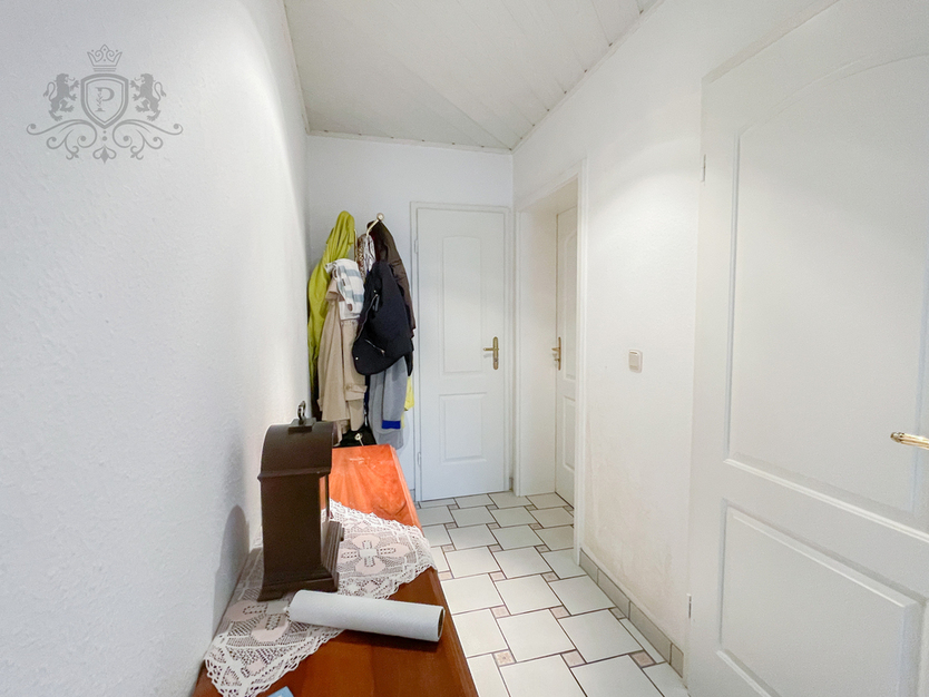++ RESERVIERT ZWEIFAMILIENHAUS Einliegerwohnung Terrasse Loggia Doppelgarage Gäste-WC ++ 8 zimmer