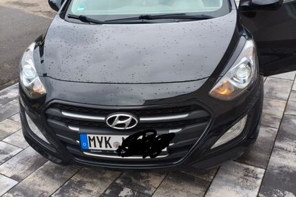 Hyundai i30 98.000 km 9.999 € Urbar 56182