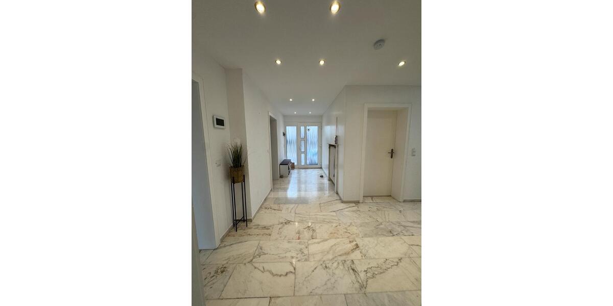 6,5-Zimmer Wohnung in einem Zweiparteienhaus 6.5 zimmer