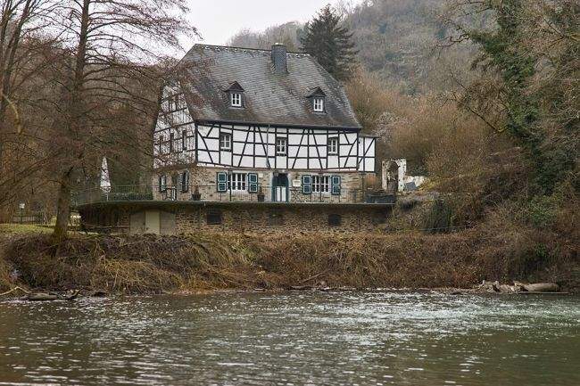 Gewerbeobjekt Roes - 1.250.000&euro; | Angebot:25672681