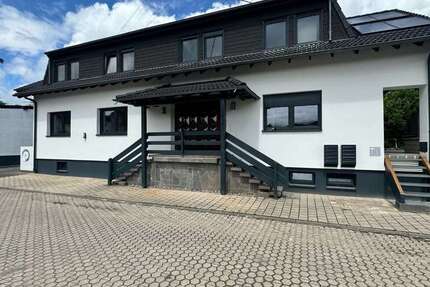 Haus zum Mieten in Kettig 6.000 € 250 m²