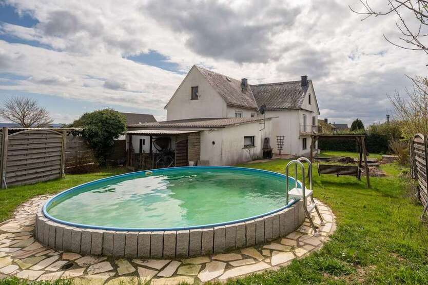 Haus zum Kaufen in Nörtershausen 390.000 € 380 m²