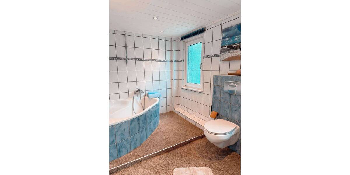 Charmantes und gepflegtes 1-2 Familienhaus in toller Lage 8 zimmer