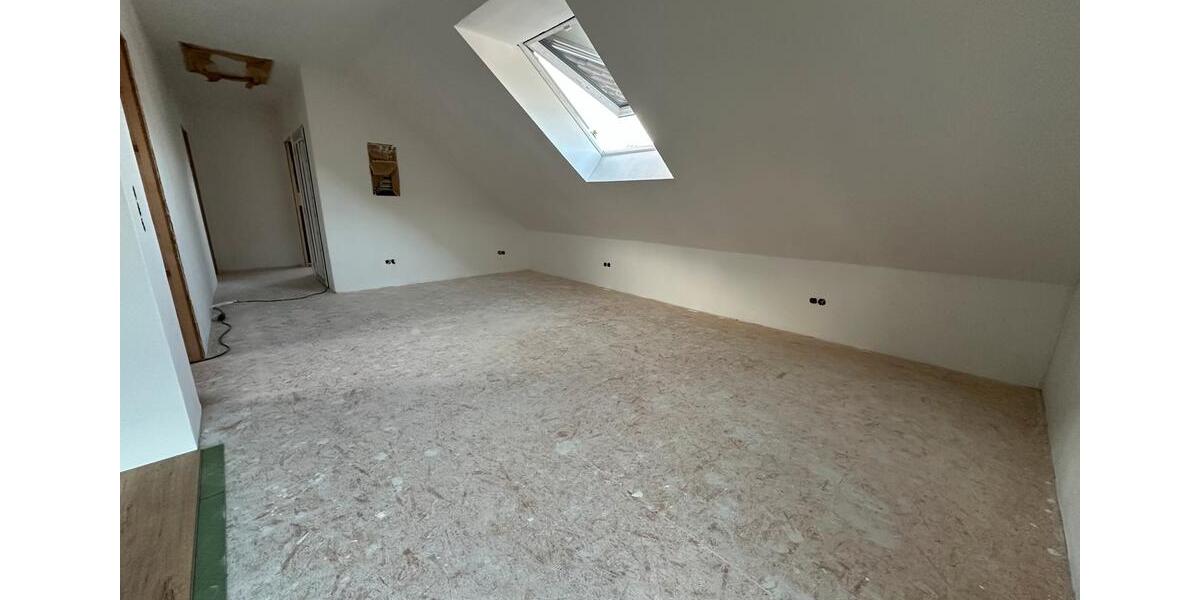 Dachgeschoßwohnung Brey - 3 Zimmer, 80 m&sup2;, 1.100&euro; | Angebot:26693598