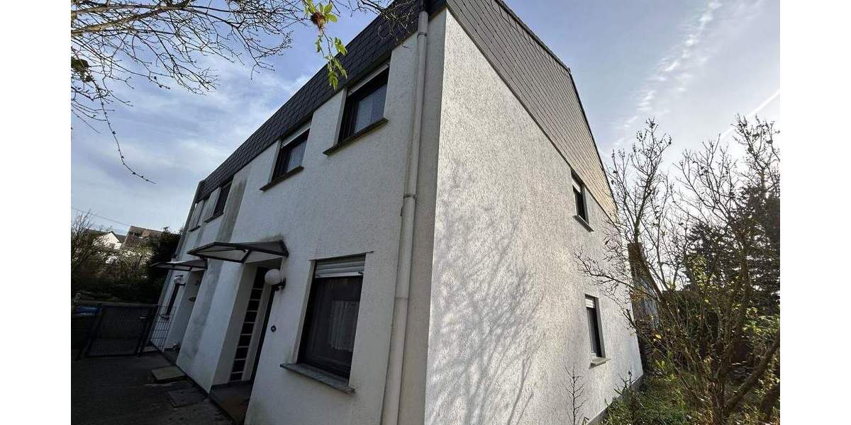 Attraktive sowie familienfreundliche Doppelhaushälfte mit Garten und Balkon in Neuwied 4 zimmer