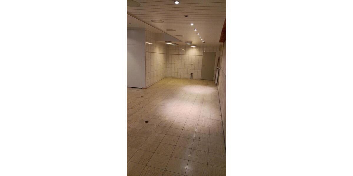 Interessanten Ladenlokal an der Hauptstrasse in Waldesch zimmer