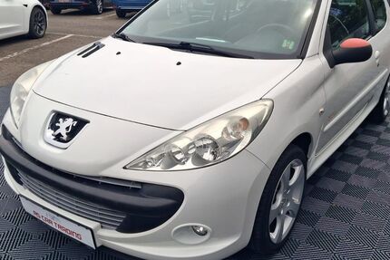 Peugeot 206 119.200 km 2.490 &euro; Altendiez 65624