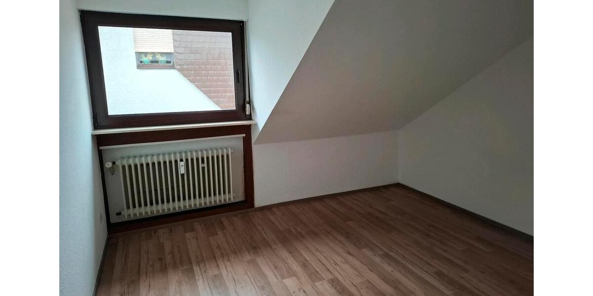 Dachgeschoßwohnung Bendorf - 3 Zimmer, 83 m&sup2;, 740&euro; | Angebot:25750546