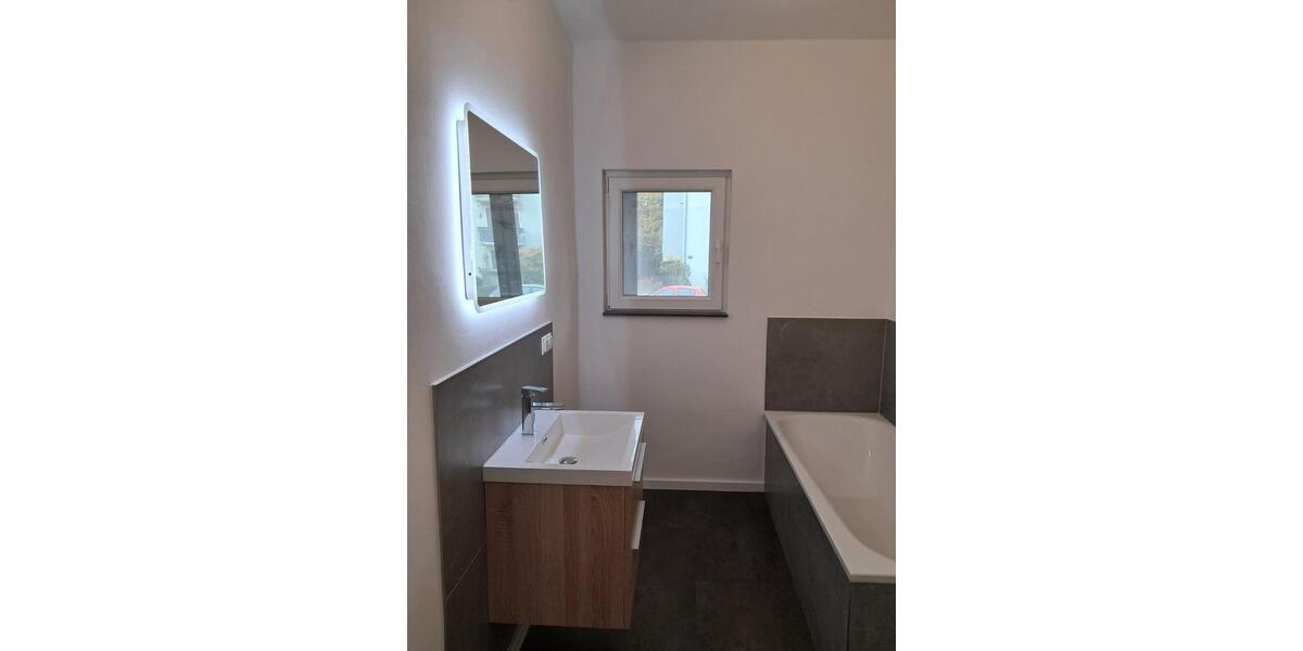 Kernsanierte 4 ZKB-Wohnung mit neuer EBK 4 zimmer