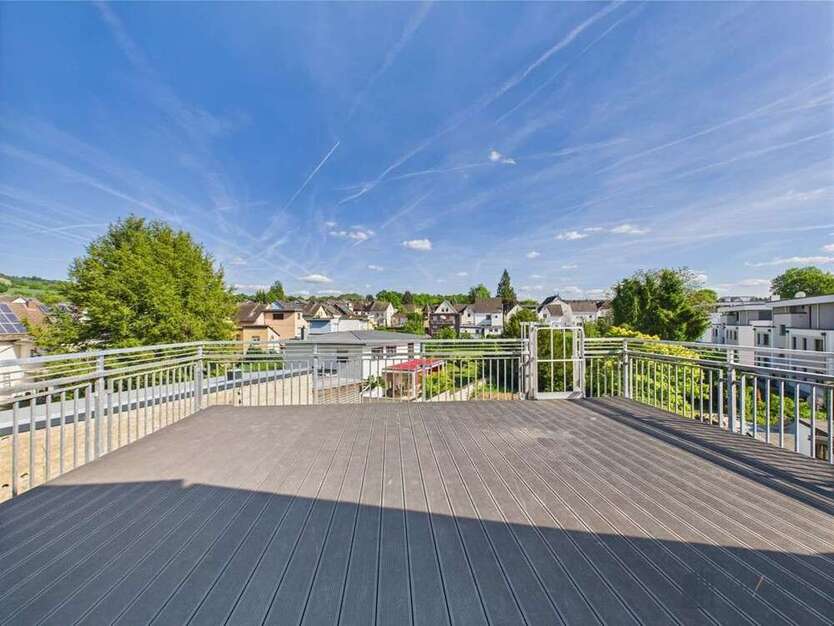 Haus zum Kaufen in Neuwied Oberbieber 975.000 € 363 m²