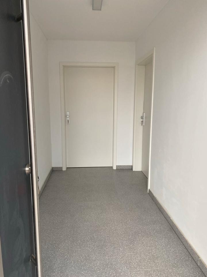 Modernisierte 3-Zimmer Wohnung AUCH NUTZBAR FÜR PRAXIS ODER BÜROS zimmer