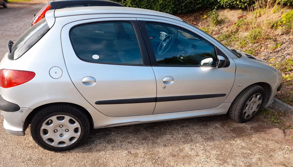 Peugeot 206 115.000 km 3.450 &euro; Neuwied 56564