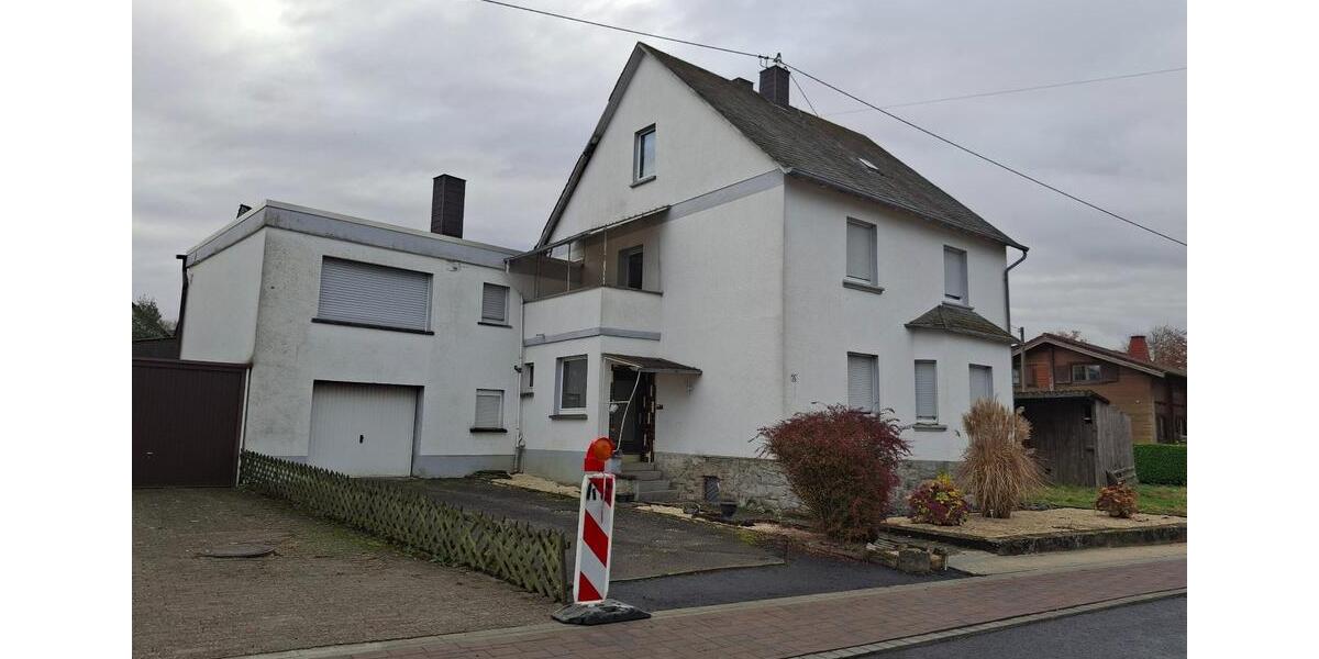 Mehrfamilienhaus, Wohnhaus Ötzingen - 6 Zimmer, 180 m&sup2;, 900&euro; | Angebot:25621460