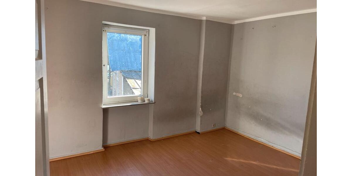 Etagenwohnung Brey - 5 Zimmer, 90 m&sup2;, 350&euro; | Angebot:26387177