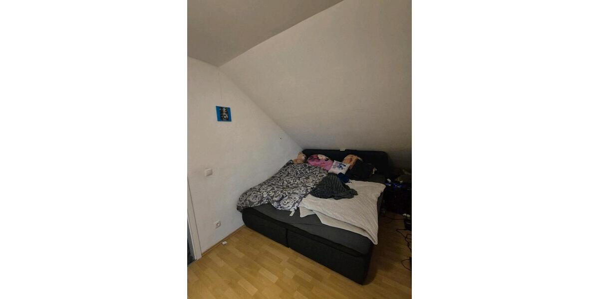 Dachgeschoßwohnung Urmitz - 4 Zimmer, 100 m&sup2;, 1.100&euro; | Angebot:26688019