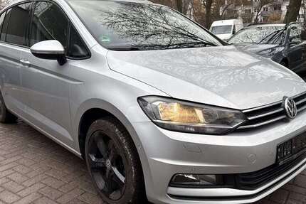 VW Touran 136.500 km 17.990 &euro; Nauort 56237