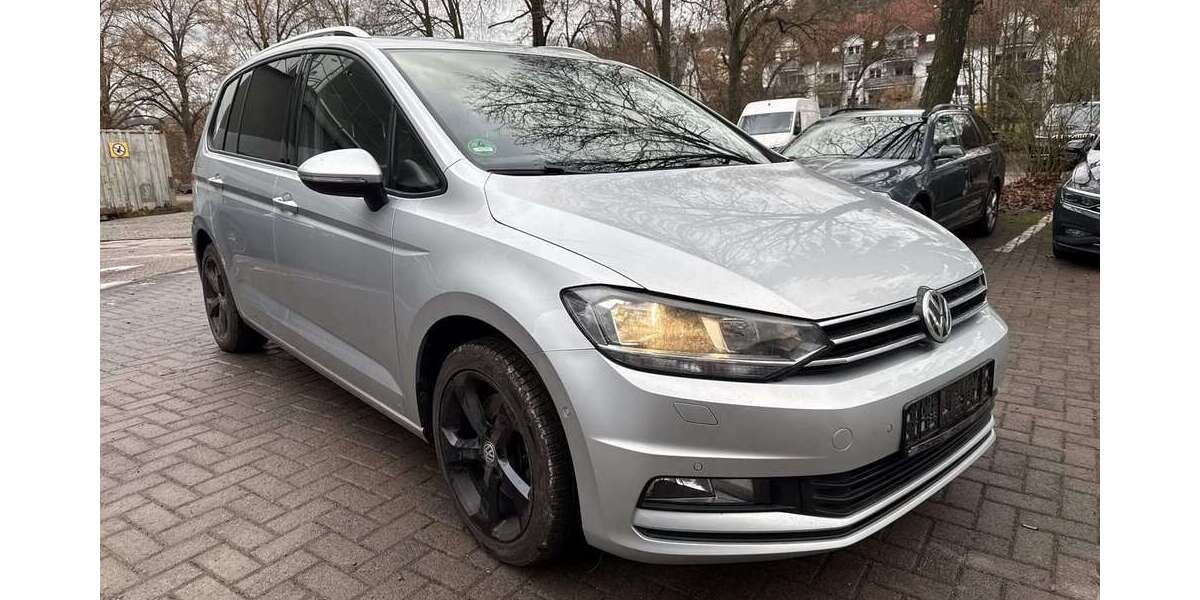 VW Touran 136.500 km 17.990 &euro; Nauort 56237