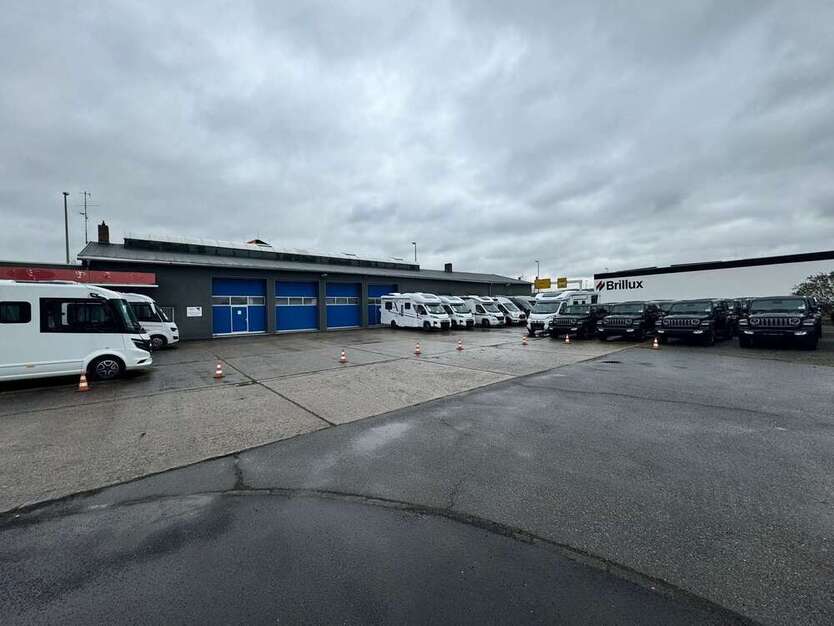 Halle in Koblenz 3.600 € 870 m²