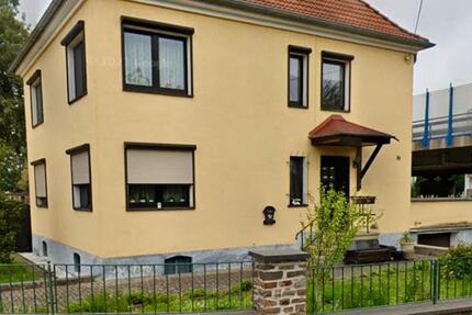 Freistehendes großes Haus mit Garten und Garage 8 zimmer