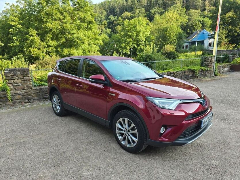 RAV 4
