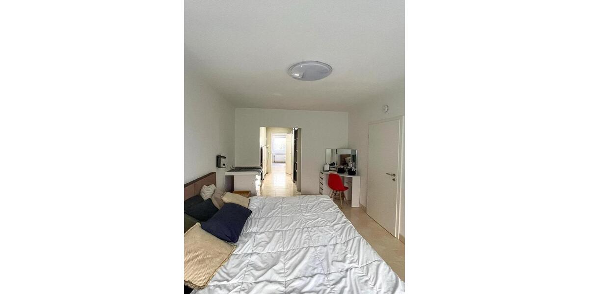 Großzügige 4-Zimmer-Terrassenwohnung mit ca. 90 m² Terrasse 4 zimmer