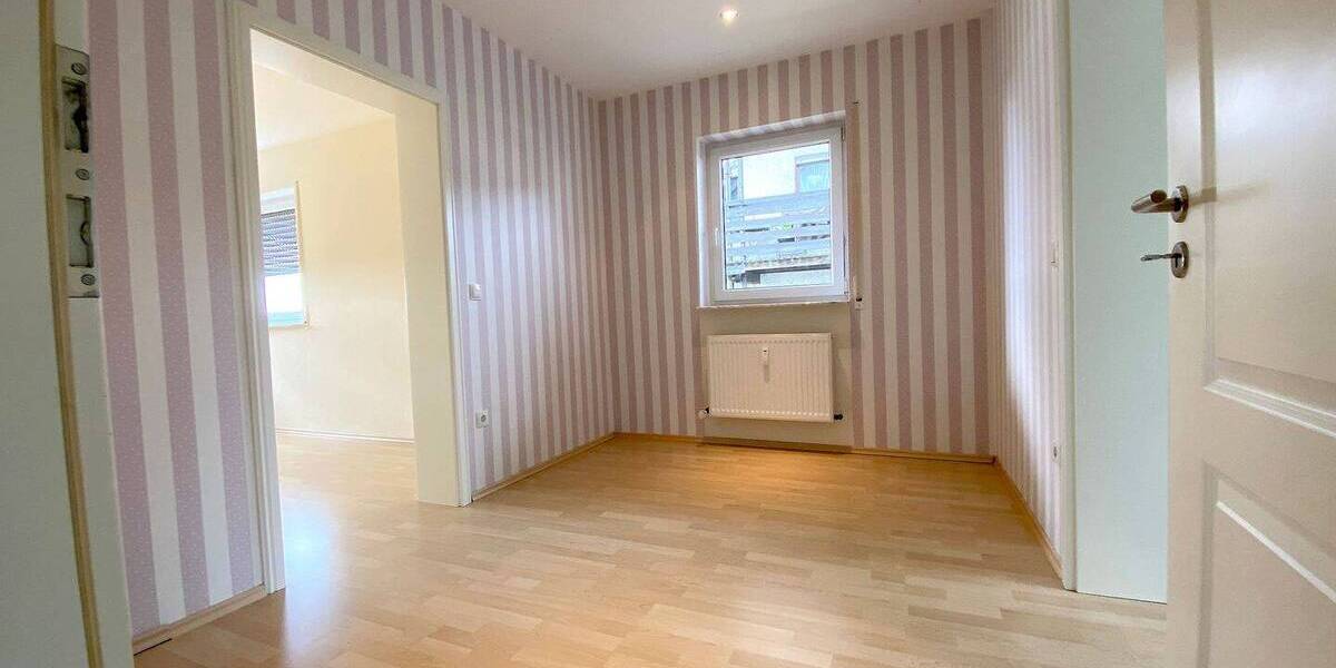 Mehrfamilienhaus, Wohnhaus Mayen Kürrenberg - 6 Zimmer, 135 m&sup2;, 1.200&euro; | Angebot:24610250